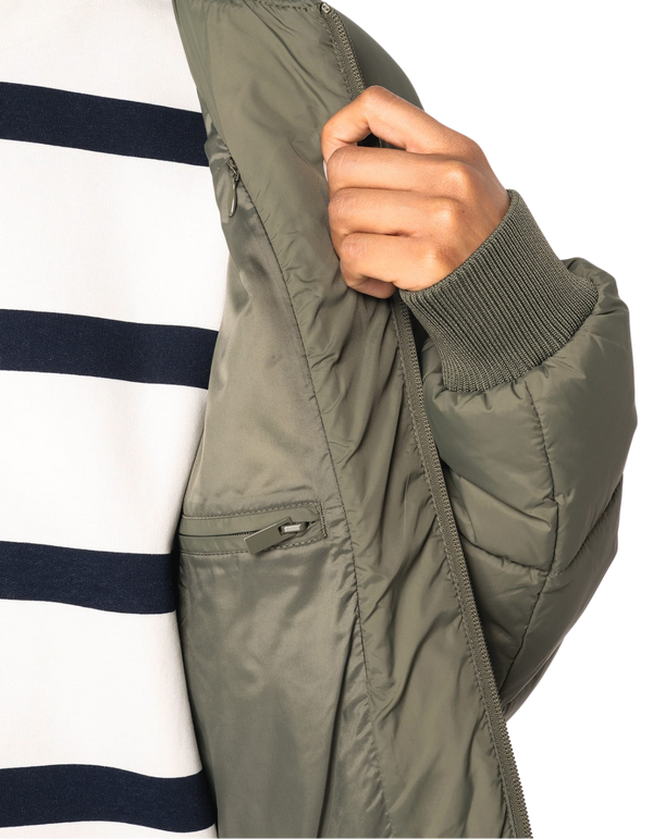 Détail poche interieure doudoune HONO SURF kaki – marque française de surfwear éco responsable.