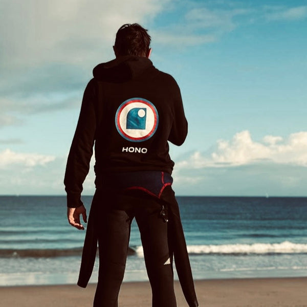 Surfwear, surfwear france, surfwear homme, surfwear femme, surfwear eco, surfwear eco-reponsable, surfwear coton organic,veste surfwear, vsweat surf zippé unisexe,  surfer France HONO, surf brand, surfwear brand