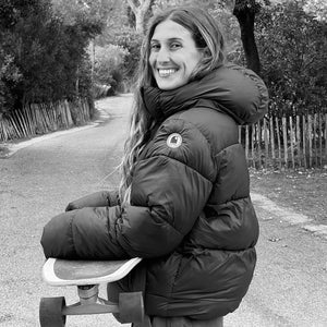 Surfwear premium : les vêtements inspirés du surf à porter de l’océan à la ville