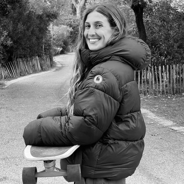 Surfwear premium : les vêtements inspirés du surf à porter de l’océan à la ville