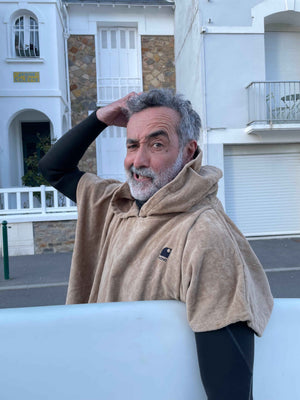 Poncho éco-responsable beige HONO brodé unisexe