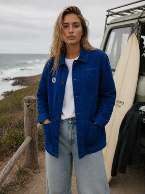 Veste worker femme  bio bleu indigo HONO portée