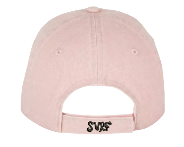 Casquette HONO collection TIKI rose poudré vue arrière avec broderie noire "SURF" sur la patte de réglage, surfwear durable et minimaliste