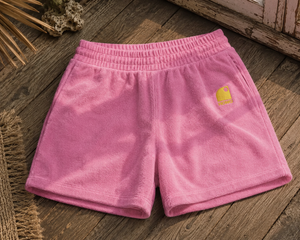 Short surf éponge femme rose HONO Surf avec logo brodé, en coton bio, marque de surf française éco-responsable