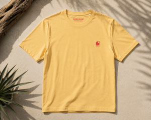 T-shirt bio HONO jaune unisexe avec broderie corail, vêtement de surf français éco-responsable, marque de surf française durable