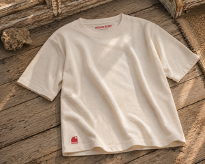 T-shirt surf éponge femme blanc cassé avec logo brodé corail HONO Surf, en coton bio, marque de surf française éco-responsable