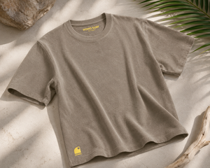 T-shirt surf éponge femme marron glacé HONO Surf en coton bio avec logo brodé, marque de surf française éco-responsable