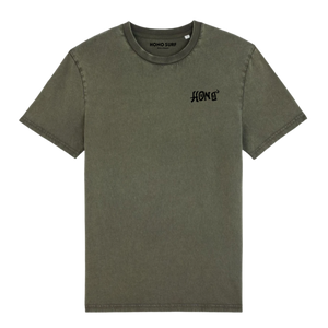 T-shirt surf kaki HONO Tiki en coton bio avec logo noir poitrine unisexe.